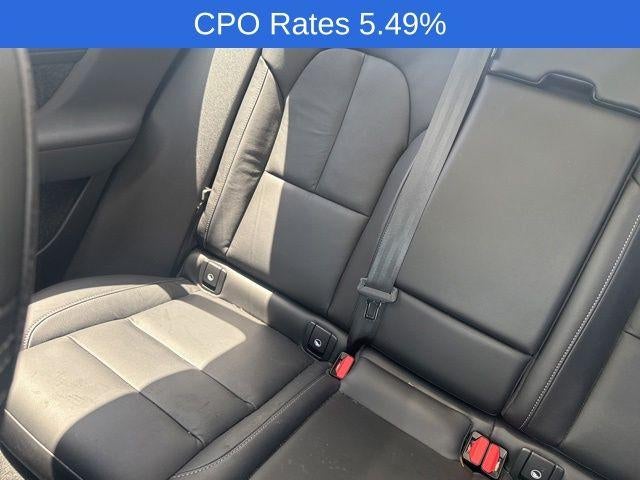 2024 Volvo XC40 B5 AWD Plus Dark Theme
