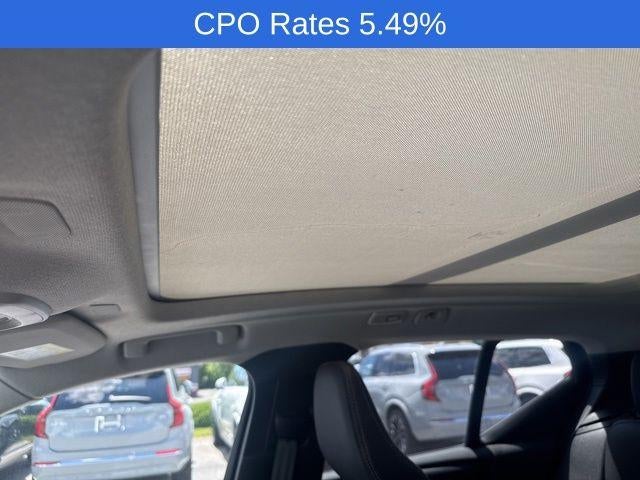 2024 Volvo XC40 B5 AWD Plus Dark Theme