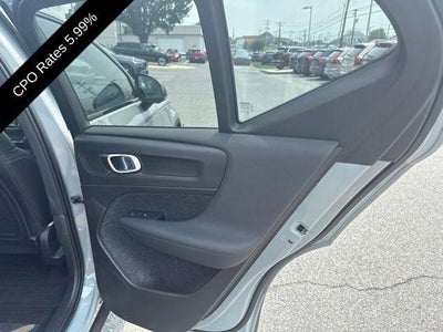2024 Volvo XC40 B5 AWD Plus Dark Theme