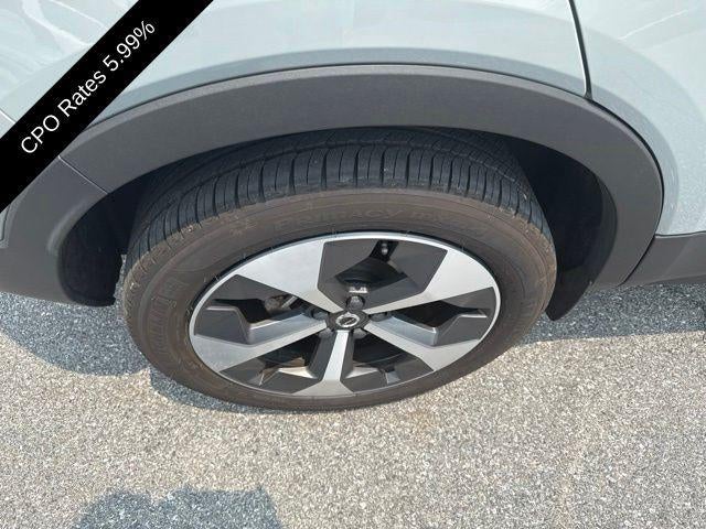 2024 Volvo XC40 B5 AWD Plus Dark Theme