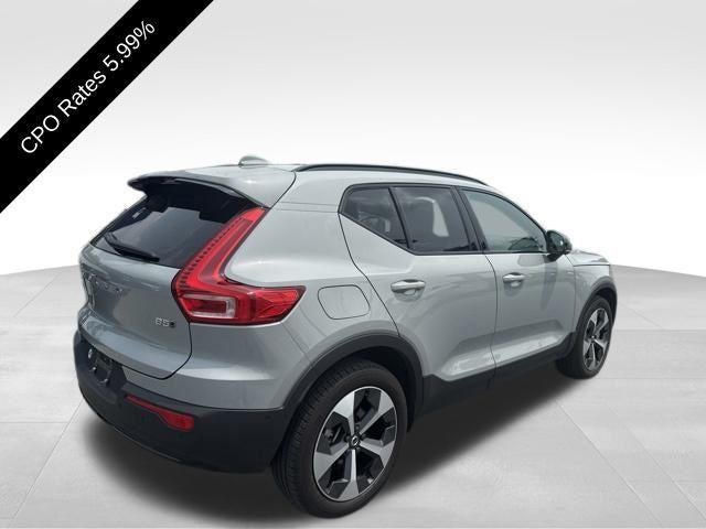 2024 Volvo XC40 B5 AWD Plus Dark Theme