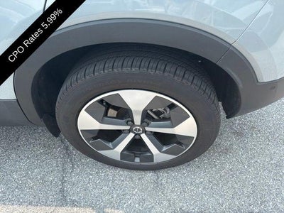 2024 Volvo XC40 B5 AWD Plus Dark Theme