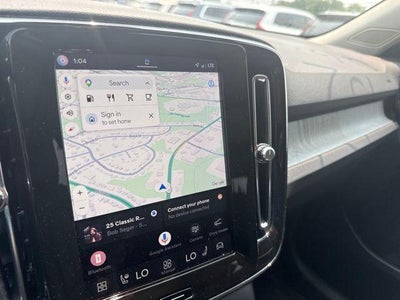 2024 Volvo XC40 B5 AWD Plus Dark Theme