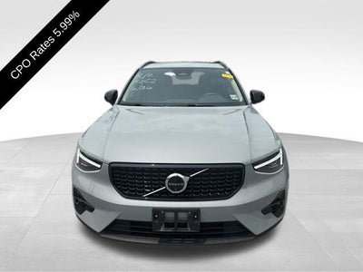 2024 Volvo XC40 B5 AWD Plus Dark Theme