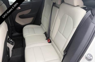 2024 Volvo XC40 B5 AWD Plus Dark Theme