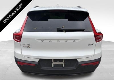 2024 Volvo XC40 B5 AWD Plus Dark Theme