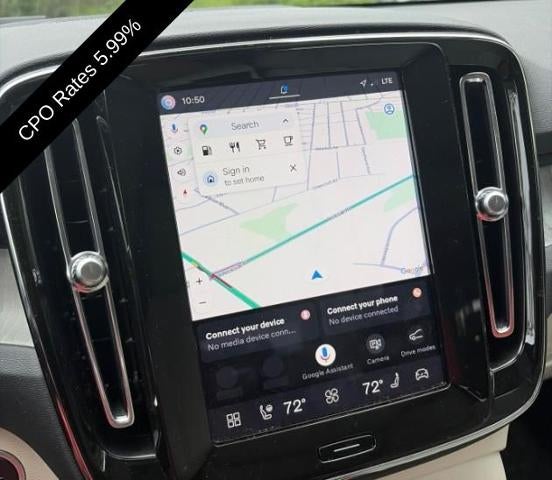 2024 Volvo XC40 B5 AWD Plus Dark Theme