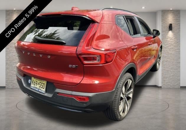 2024 Volvo XC40 B5 AWD Plus Dark Theme