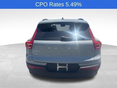 2024 Volvo XC40 B5 AWD Plus Dark Theme