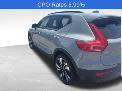 2024 Volvo XC40 B5 AWD Plus Dark Theme