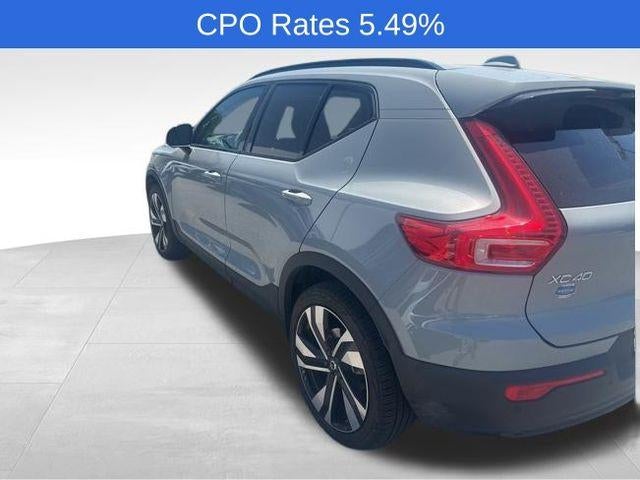 2024 Volvo XC40 B5 AWD Plus Dark Theme