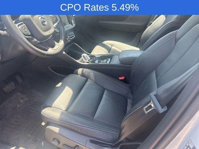 2024 Volvo XC40 B5 AWD Plus Dark Theme