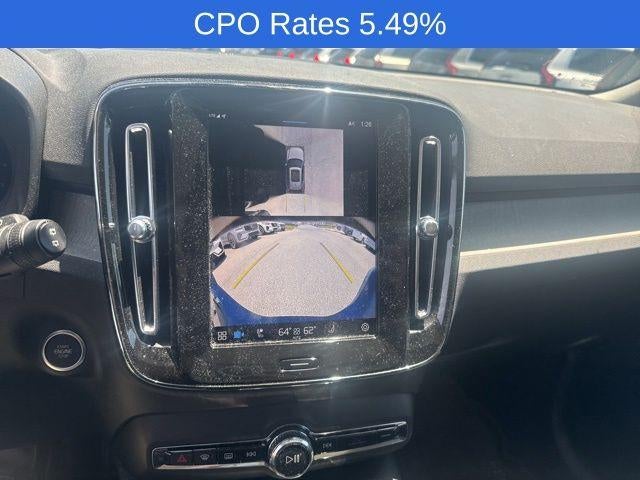 2024 Volvo XC40 B5 AWD Plus Dark Theme