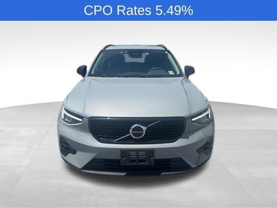 2024 Volvo XC40 B5 AWD Plus Dark Theme