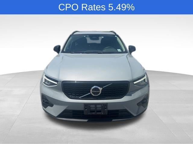 2024 Volvo XC40 B5 AWD Plus Dark Theme