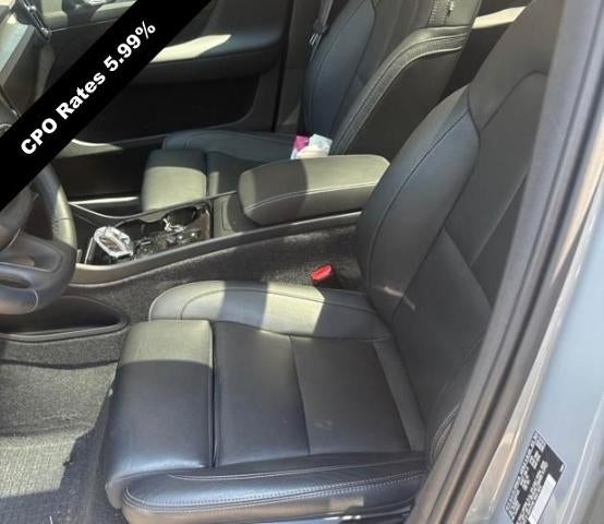 2024 Volvo XC40 B5 AWD Plus Dark Theme