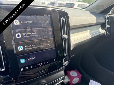 2024 Volvo XC40 B5 AWD Plus Dark Theme