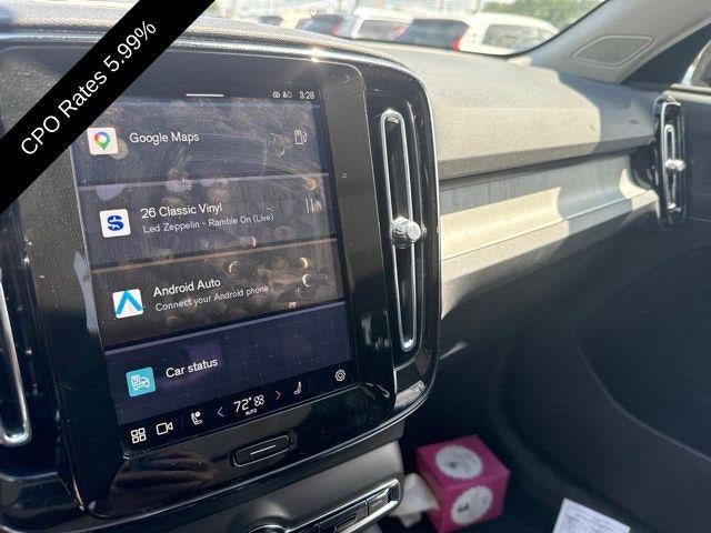 2024 Volvo XC40 B5 AWD Plus Dark Theme