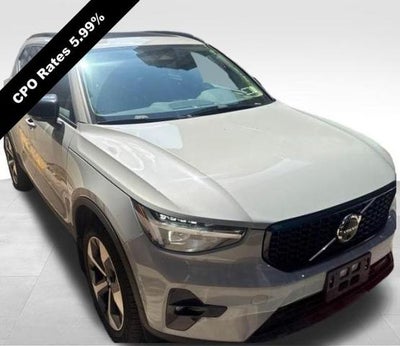 2024 Volvo XC40 B5 AWD Plus Dark Theme