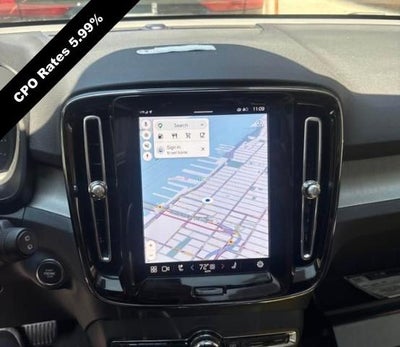 2024 Volvo XC40 B5 AWD Plus Dark Theme