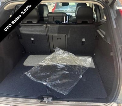 2024 Volvo XC40 B5 AWD Plus Dark Theme