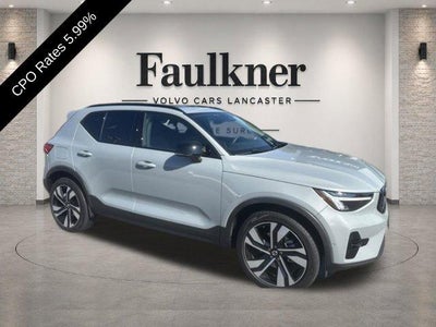 2024 Volvo XC40 B5 AWD Plus Dark Theme