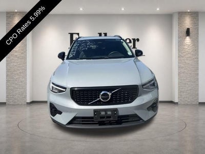 2024 Volvo XC40 B5 AWD Plus Dark Theme