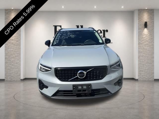 2024 Volvo XC40 B5 AWD Plus Dark Theme