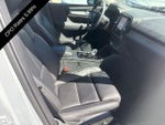 2024 Volvo XC40 B5 AWD Plus Dark Theme