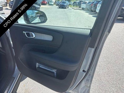 2024 Volvo XC40 B5 AWD Plus Dark Theme