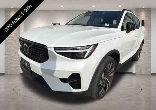 2024 Volvo XC40 B5 AWD Ultimate Dark Theme