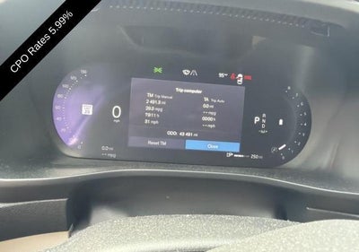 2024 Volvo XC40 B5 AWD Ultimate Dark Theme