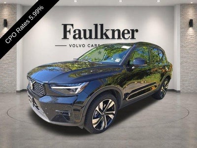 2025 Volvo XC40 B5 AWD Ultra Dark Theme