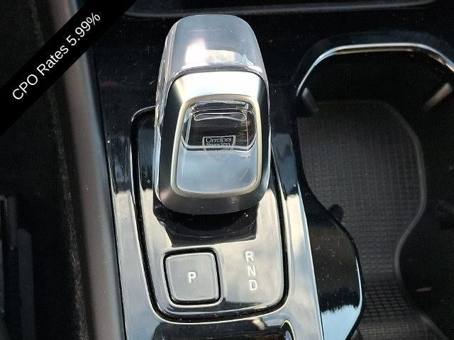 2025 Volvo XC40 B5 AWD Ultra Dark Theme