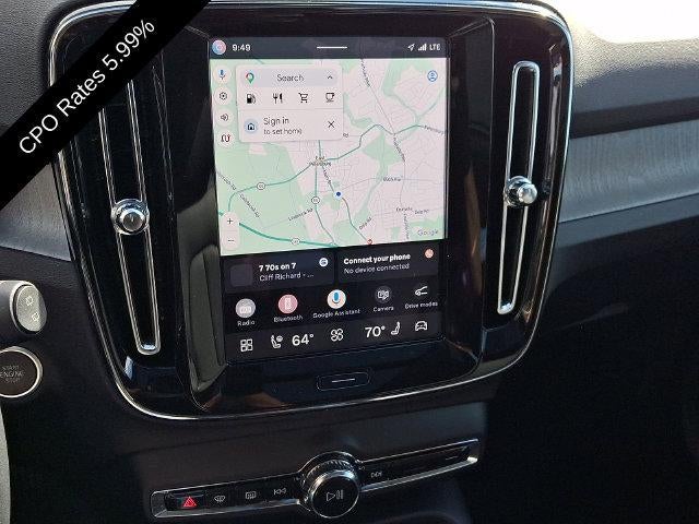 2025 Volvo XC40 B5 AWD Ultra Dark Theme