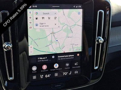 2025 Volvo XC40 B5 AWD Ultra Dark Theme