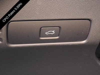 2025 Volvo XC40 B5 AWD Ultra Dark Theme