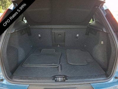 2025 Volvo XC40 B5 AWD Ultra Dark Theme