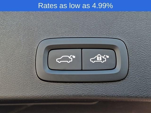 2023 Volvo XC40 B5 AWD Plus Bright Theme