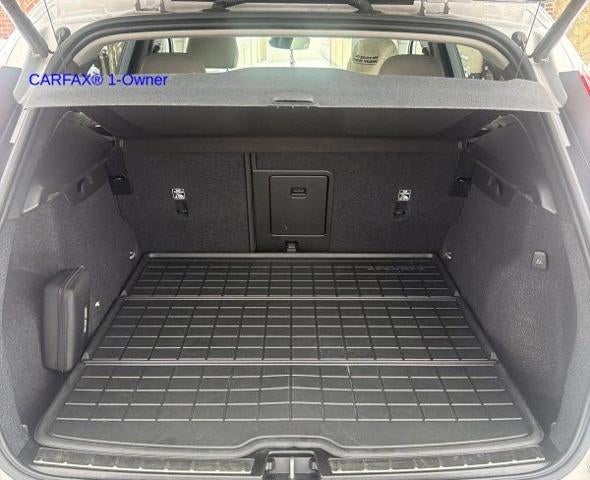 2023 Volvo XC40 B5 AWD Plus Bright Theme