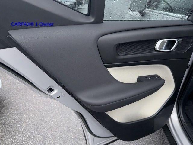 2023 Volvo XC40 B5 AWD Plus Bright Theme