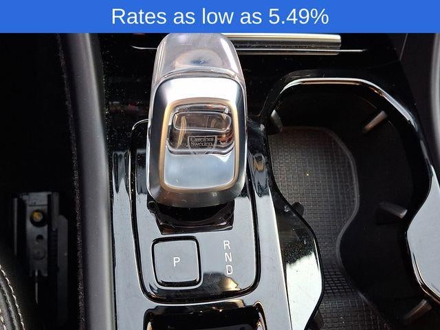 2023 Volvo XC40 B5 AWD Plus Dark Theme