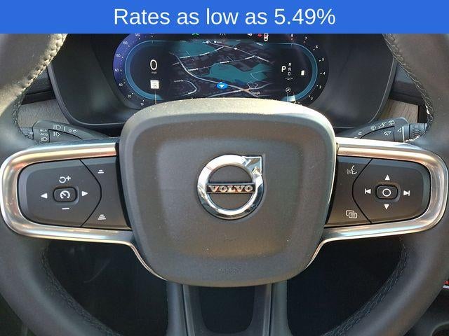 2023 Volvo XC40 B5 AWD Plus Dark Theme