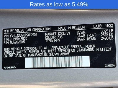 2023 Volvo XC40 B5 AWD Plus Dark Theme