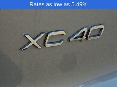 2023 Volvo XC40 B5 AWD Plus Dark Theme