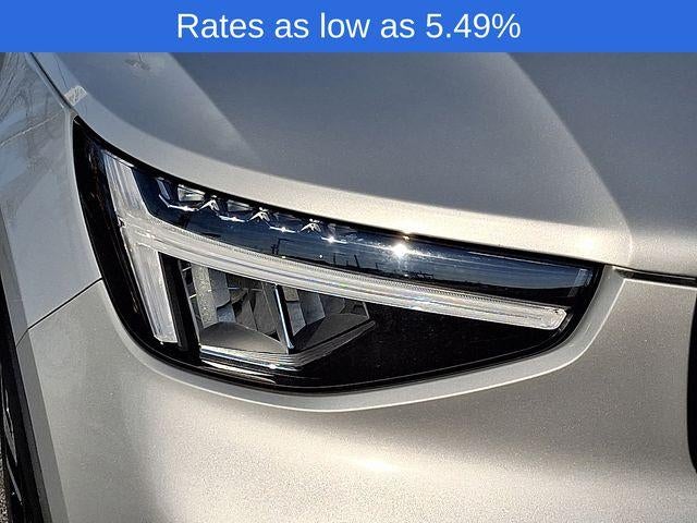 2023 Volvo XC40 B5 AWD Plus Dark Theme