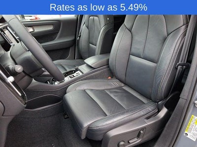 2023 Volvo XC40 B5 AWD Plus Dark Theme