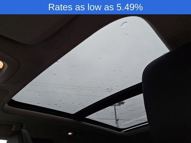 2023 Volvo XC40 B5 AWD Plus Dark Theme