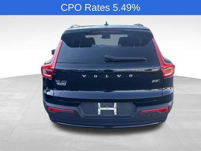 2023 Volvo XC40 B5 AWD Plus Dark Theme