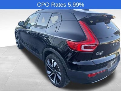 2023 Volvo XC40 B5 AWD Plus Dark Theme